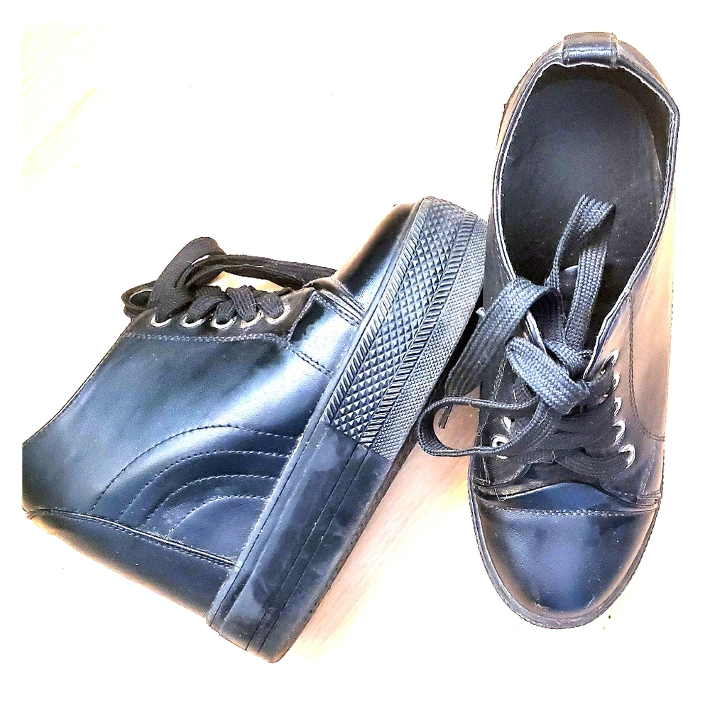 Black Sneaker Wedge/Platform Tennis Shoes